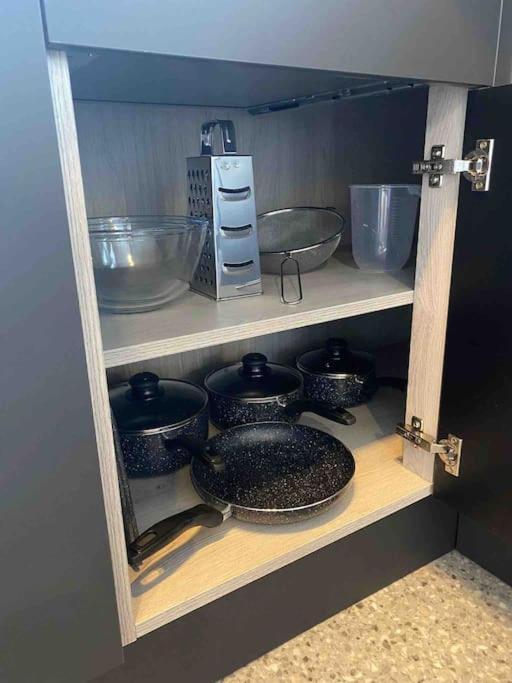 엠스워스 1 Bed Flat With Parking Near Town Centre 아파트 외부 사진