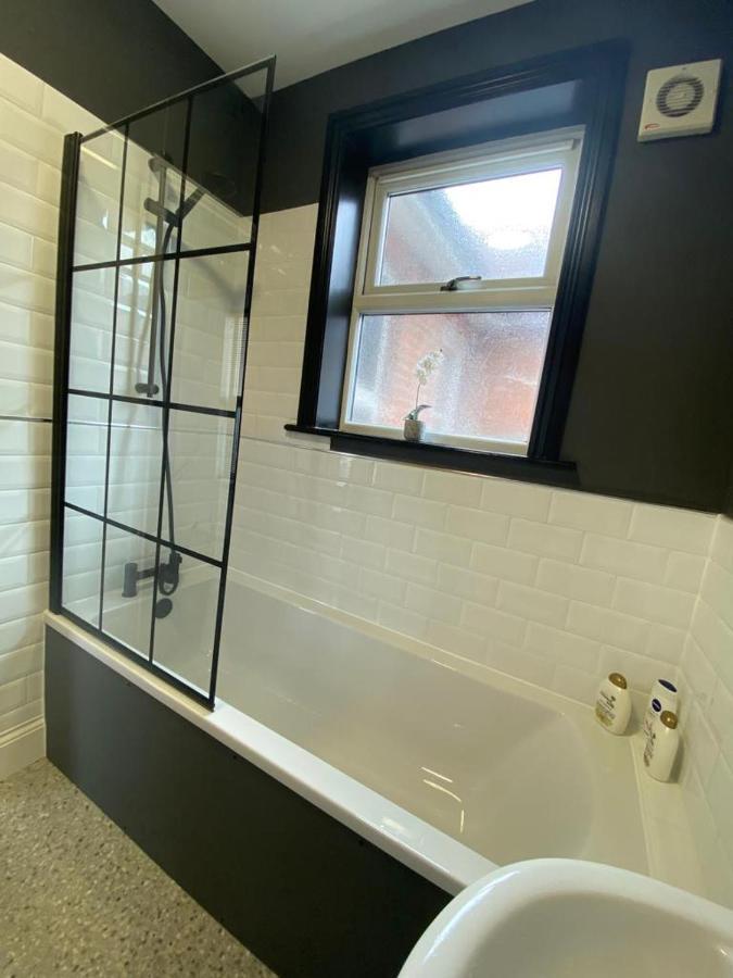 엠스워스 1 Bed Flat With Parking Near Town Centre 아파트 외부 사진